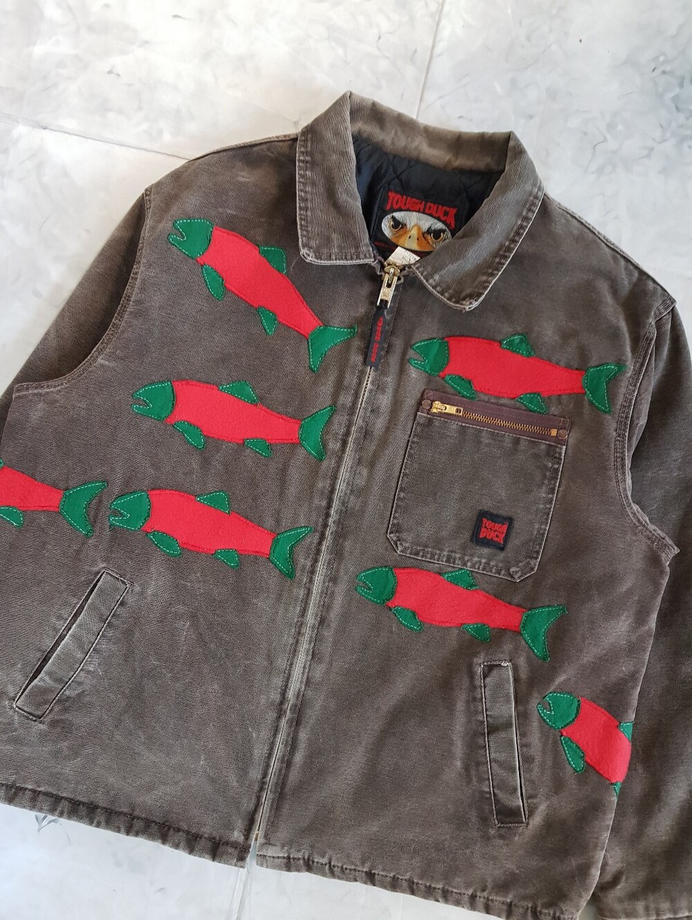 Vintage Upcycled Sockeye Salmon & Grizzly Bear Tough Duck Work Jacket Carhartt - Picture 9 of 16
